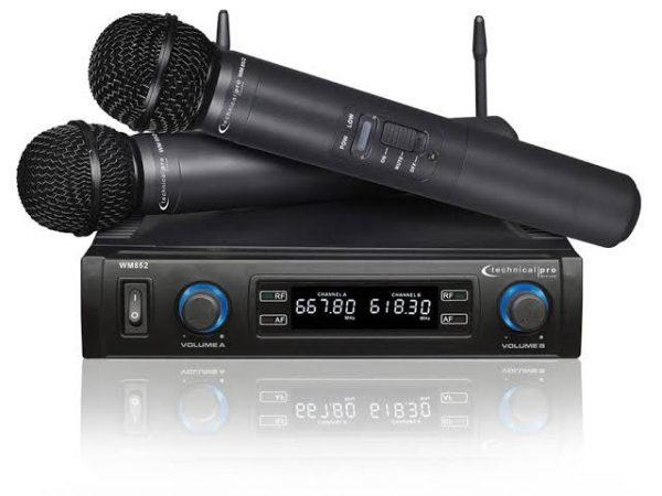 For hire Sual UHF wireless Microphone System